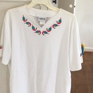Adorable top with embroidered birds